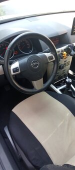 Opel astra h sedan 1,6 85kw - 5