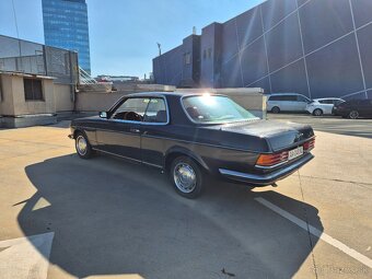 Mercedes-Benz W123 230C - 5