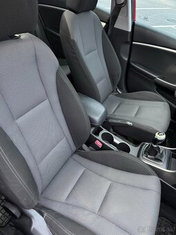 Hyundai i30 Hatchback 1.6 MPI Benzín, 88kW - 5
