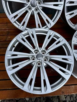 AUDI A8 4N D5 R20 S-line AKO NOVE R20 5x112 - 5