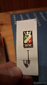 Staré kovové odznaky - 5