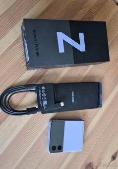 Predám Samsung Galaxy Flip 3 - 5