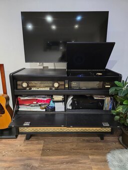 Tesla Rádio Viola ako dizajnový nábytok. - 5