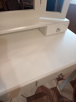 Kozmetický stolík krásny - 5