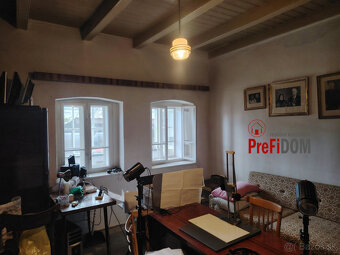 PREDAJ pekný historický dom v obci Vlkas. Pozemok 3575 m2. - 5