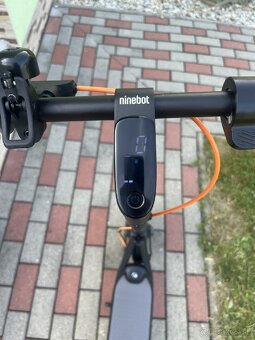 Elektricka kolobezka NineBot - 5