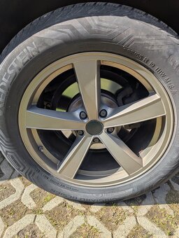 Land Rover Discovery 4 – 2.7 TDV6 - 5