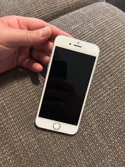 Predám Apple Iphone 8 64gb - 5