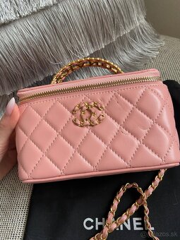 Kabelka Chanel Vanity z kůže, růžová se zlatými komponenty - 5