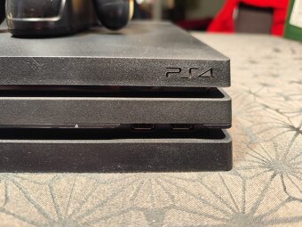 Ps4 1tb + 2 ovládače+ 2 hry - 5