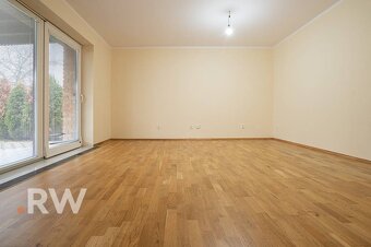 Komfortné bývanie v D. Lužnej – zrekonštruovaný RD s veľkým - 5