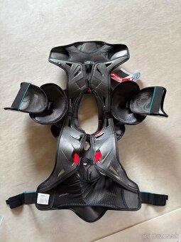 Predám chrániče ramien CCM Jetspeed FT6 PRO SR nové - 5