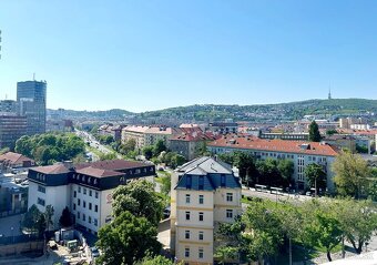 REZERVOVANÝ- Exkluzívne- zrekonštruovaný 3 izb. byt s výnimo - 5
