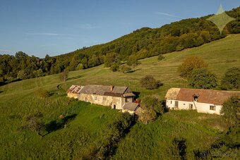 Váš súkromný raj s dychberúcim výhľadom a 9 444m2 veľkým poz - 5