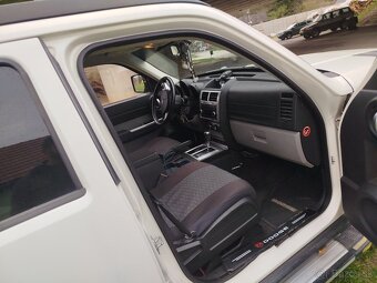 Dodge Nitro - 5