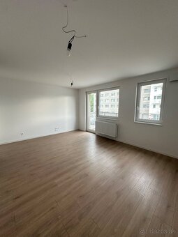 Apartmán s balkónom v novostavbe – Ovocné sady, Ružinov - 5