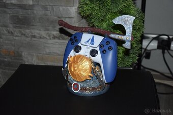 Stojan na ovladac Gof of war - 5