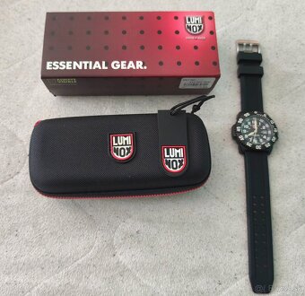 LUMINOX NAVY SEAL CARBON CASE - 5