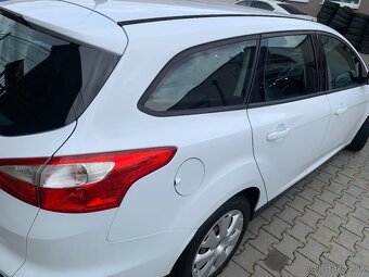 Predám Ford Focus combi 1.0 benzin rok 2013 . - 5