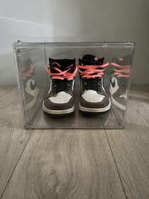 sneaker box - 5