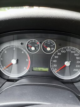 Predám Ford Focus combi - 5