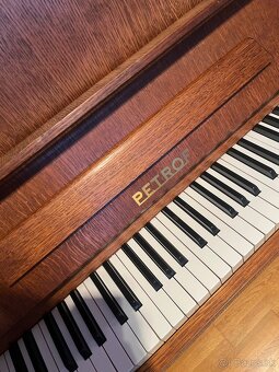 Predám klavir PETROF - 5