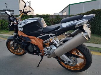 Aprilia TUONO 1000 R FACTORY - 5
