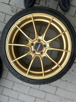 Motec mcr2 ultralight 5x112 r19 235/35/19 - 5