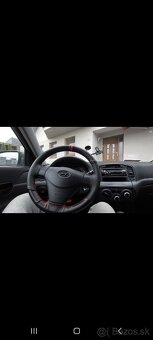 Predám Hyundai Accent 1.4i (benzín), r.v. 2009 - 5