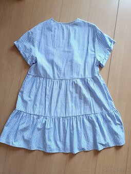 Šaty s pásikmi - pruhované šaty - 5