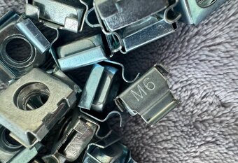 OEM M6 na 19" rozvádzače - 5