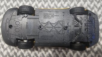 Model 1:18 Jaguar XJ220 - 5