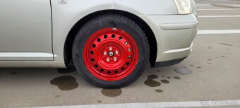Toyota Avensis T25 hatchback - 5