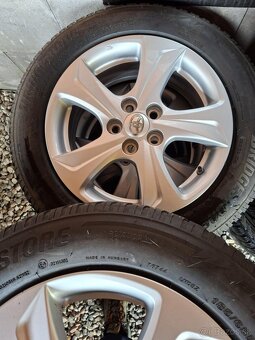 Toyota yaris r15 zimne - 5