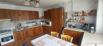 Čiastočne zrekonštruovaný, 5 izbový rodinný dom - 5