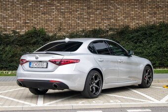 Alfa Romeo Giulia 2.0 GME AT - 5