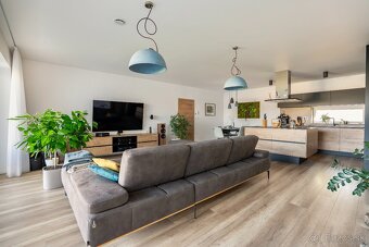 Moderný inteligentný bungalov s fotovoltaikou. - 5