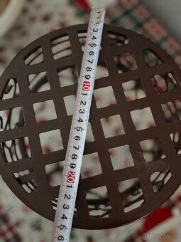 Kovový stojan na kvety – dekoratívny stolček - 5