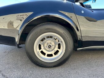 Chevrolet Corvette C3 z roku 1981 Stingray - 5