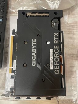 RTX 4060 Gigabyte Windforce OC 8GB - 5