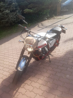 Moto Guzzi V7 II Stornello - 5