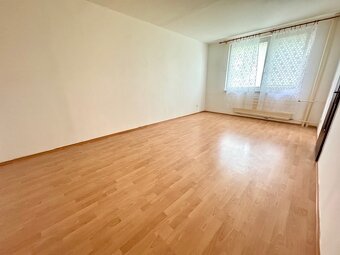 Na predaj veľký 2 izb byt na Nábreží Dunaja Komárno - 5