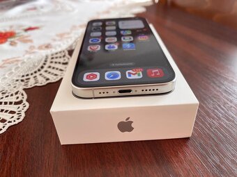 Apple iPhone 15 Pro 128GB - 5