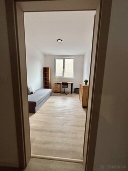 Na prenájom 4 izb. byt Hlohovec s 2 parkovacími miestami - 5