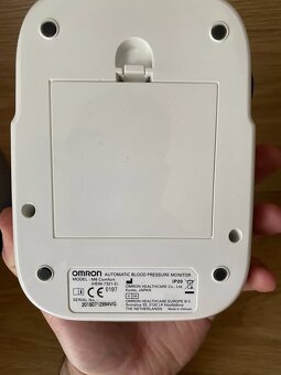 Tlakomer OMRON M6 Comfort - 5