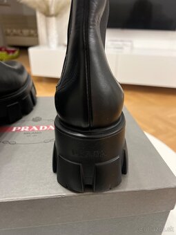Prada kotnikove cizmy v komplet baleni - 5