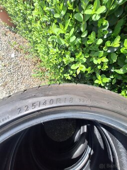 Dunlop 225/40r18 - 5
