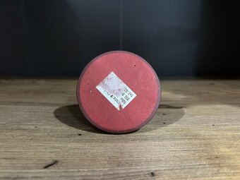 Keramická soška na drevenom podstavci - vintage dekorácia - 5