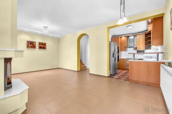 NA PREDAJ veľký rodinný dom vo vyhľadávanej časti v Stupave - 5