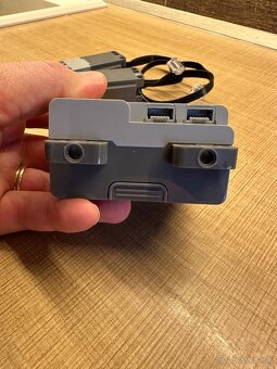 Predám Lego Powered Hub 88012 + 2x Veľký motor L motor 88013 - 5